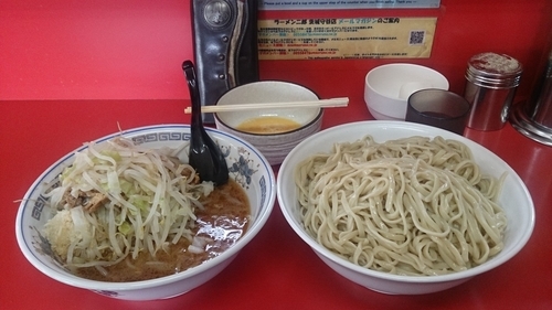 「大つけ麺900円+生卵50円」@ラーメン二郎 茨城守谷店の写真