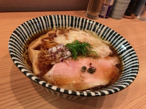 「雲呑醤油らーめん」@さんしょの木の写真