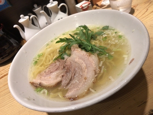 「本丸塩らー麺」@横濱元町 本丸亭 横浜店の写真