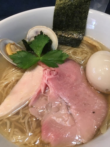 「塩ラーメン 味玉トッピング」@とものもとの写真