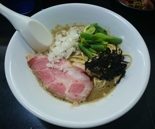 「濃厚そば(背黒白鯵)＋豚めし(小)＝1030円」@麺処 晴の写真