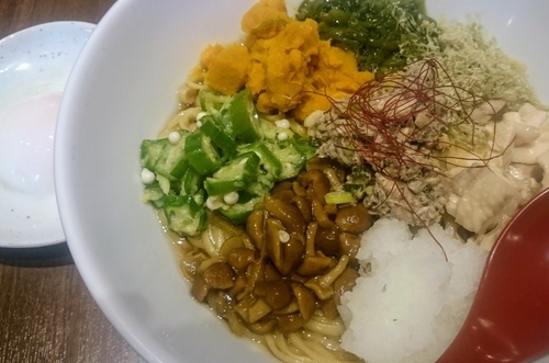 「冷やしまぜそば（夏季限定、９００円）」@麺屋 翔 品川店の写真