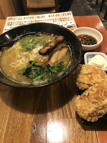 「鶏白湯ラーメン＋唐揚げ2個」@まる鶏の写真