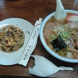 ラーメン＋半チャーハン
