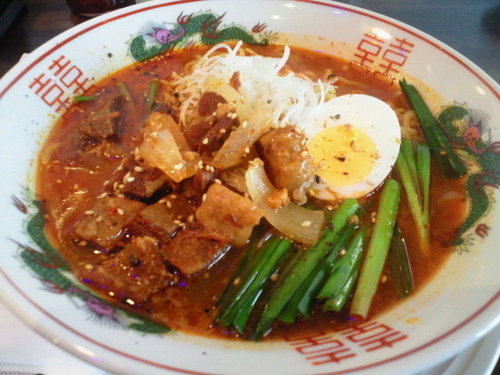 「カルビラーメン 788円」@ホルモン食堂 食樂 福島県庁西店の写真