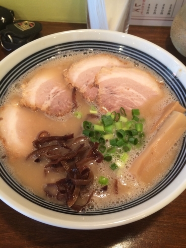 「塩とんこつ チャーシュー」@豚骨 アンテナヌードルズの写真