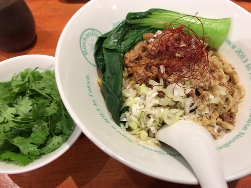 「平日限定：汁なし担々麺800円+パクチー200円」@麺屋 六感堂 Rock'anDoの写真