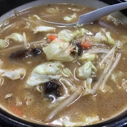 にんにくみそラーメン800円(+餃子など)