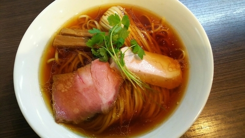 「醤油らぁ麺」@らぁ麺 紫陽花の写真