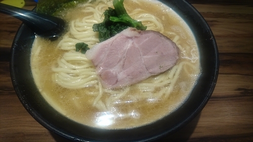 「ラーメン(太麺)」@豚骨醤油らーめん 誠屋 八幡山本店の写真