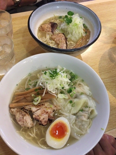 「海老ワンタン鶏そば」@めんや 正明の写真