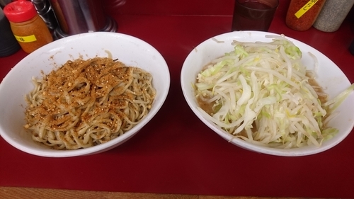 「らーめん(ニンニク・ヤサイ)＋お茶漬け～麺」@ラーメン二郎 相模大野店の写真