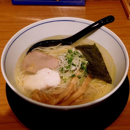 「純鶏らーめん 塩（580円）」@麺処 直久 聖蹟桜ヶ丘店の写真