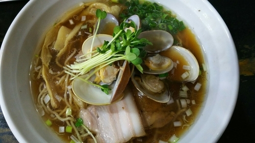 「琥珀醤油麺」@らぁめん こはくの写真