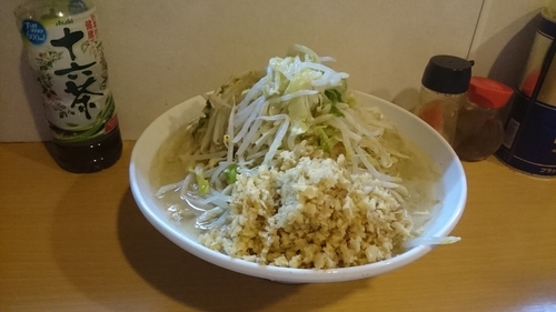 「夜のしお・麺増し大６００ｇ・ショウガ(そのまま)￥９５０」@豚星。の写真