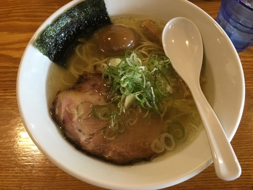「煮玉子塩らあめん／￥760」@上州地鶏ラーメン 翔鶴の写真