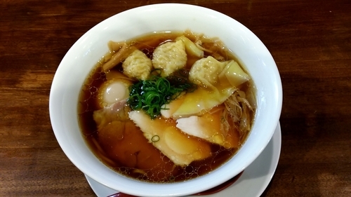 「特醤油らぁ麺」@麺や維新の写真