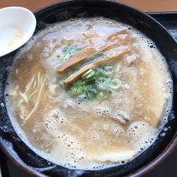 こってりラーメン 670円
