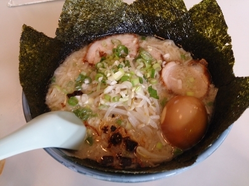 「鹿児島ラーメン のり・玉子入り」@鹿児島ラーメン 桜島 県店の写真