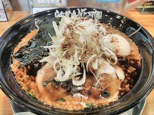 「期間限定ブラック(大盛り)」@らあめん花月嵐 羽村店の写真