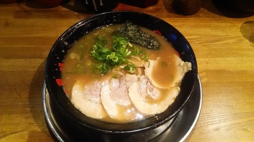 「純とんこつラーメン(750円)」@無鉄砲 がむしゃらの写真