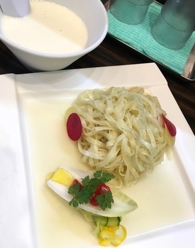 「7~8月限定 貝のジュと野菜のポタージュ ￥900」@稲荷屋の写真