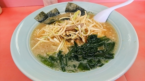 「ネギラーメン中盛680円」@ラーメンショップ 飯島の写真
