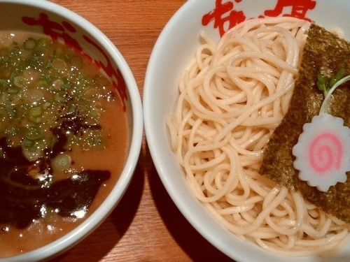 「濃厚黒マー油つけ麺」@なんつッ亭 御徒町店の写真