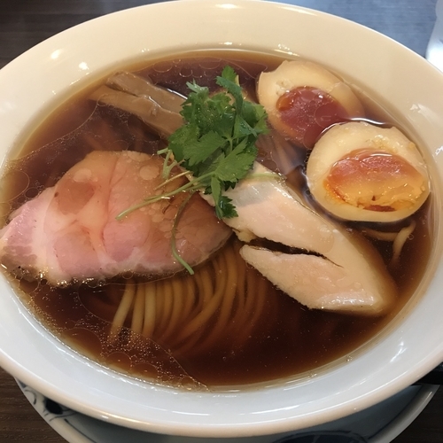 「醤油らぁ麺」@らぁ麺 紫陽花の写真