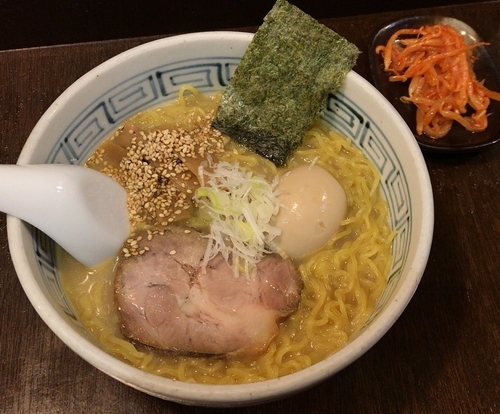 「塩らーめん味玉(750円)」@麺からいもんの写真