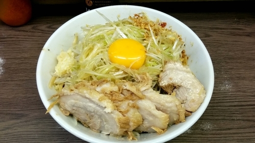 「小ぶた汁なし(麺少なめ・ネギ・ニンニク)」@ラーメン二郎 横浜関内店の写真