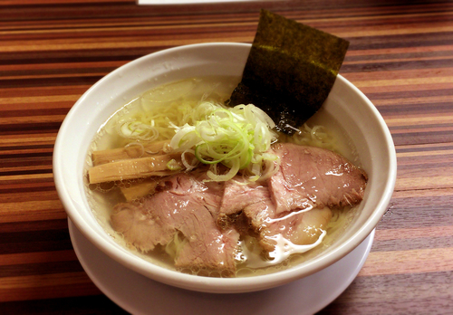 「昔懐かしのらぁめん(650円)塩・平打ち麺」@めん処 倖佳の写真