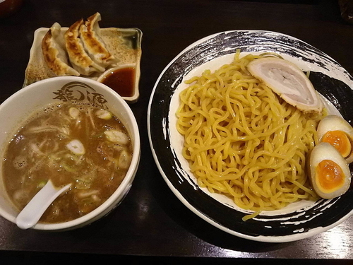 「つけ麵大盛り+クーポン餃子&チャーシュー790円」@北海道らーめん 龍源 所沢1号店の写真