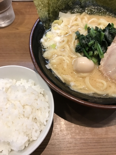 「醤油豚骨ラーメン」@横浜家系ラーメン 一刀家 茅場町店の写真