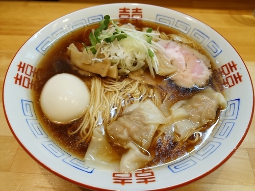 「特製中華そば細麺大盛」@中華そば シンジョーの写真