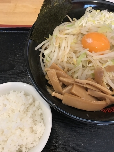 「油そば、サービス大盛り、サービスライス」@さんばの写真