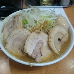 ら～めん醤油豚増し