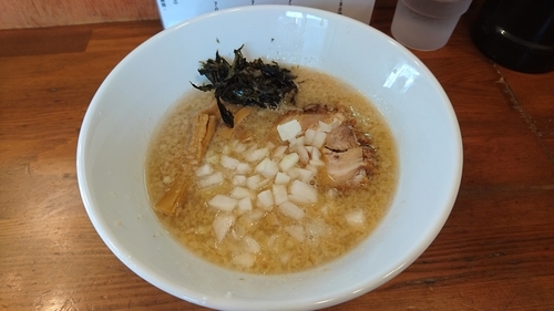 「背脂煮干ラーメン 醤油 平打麺・・750円」@麺鯉の写真
