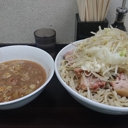 つけ麺 特盛り 豚増し2枚
