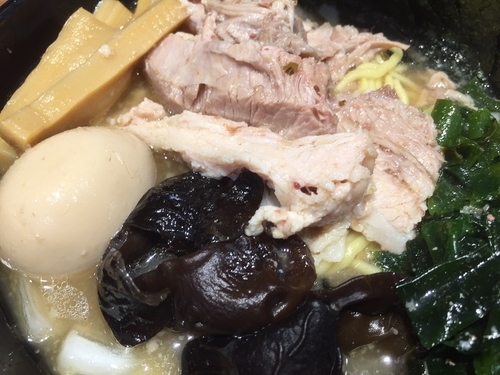 「特製ラーメン」@イレブンフーズ 源流 南品川店の写真