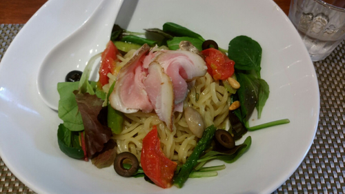 「【6月限定】初夏のガーリックアンチョビ和えそば　980円」@生粋 花のれんの写真