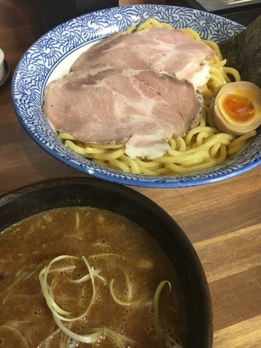 「つけ麺中盛（こってり)300g¥830」@六道の写真