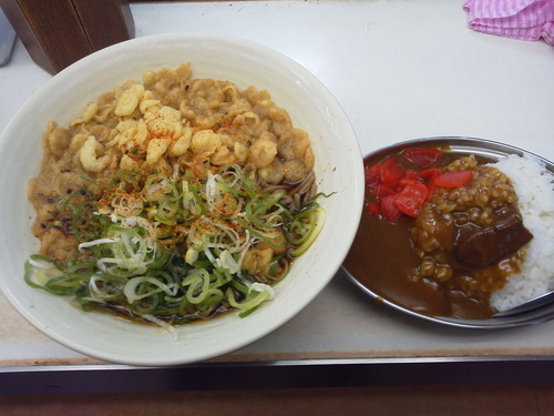 「ミニカレーセット590+天かす70=660円」@常盤軒 横須賀線ホーム店の写真