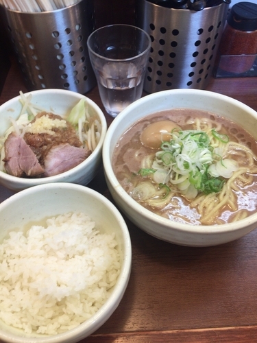 「らーめん+スタベジ+味玉+小ライス」@麺処 一笑の写真