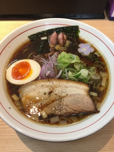 「イカさんブラック」@拉麺開花の写真