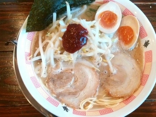 「鶴ラーメン＋味玉」@めん屋 亀久の写真