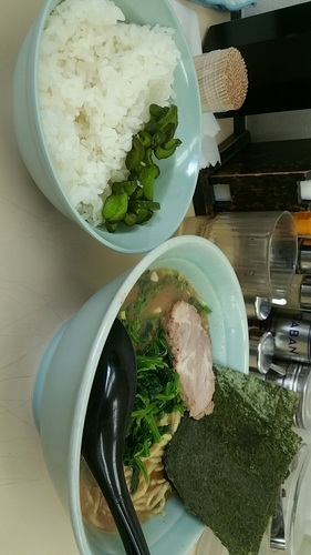 「ラーメン、サービスライス」@横浜家系ラーメン田中の写真