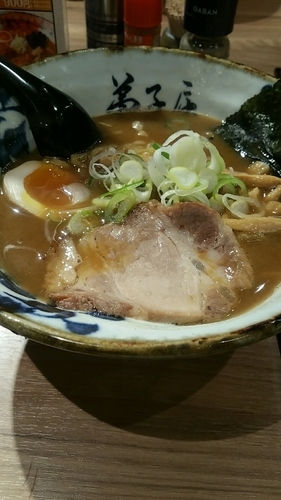 「魚介しぼり」@弟子屈ラーメン 新千歳空港店の写真