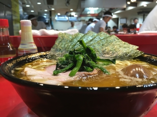 「らーめん、かため多め多め」@家系総本山 ラーメン吉村家の写真