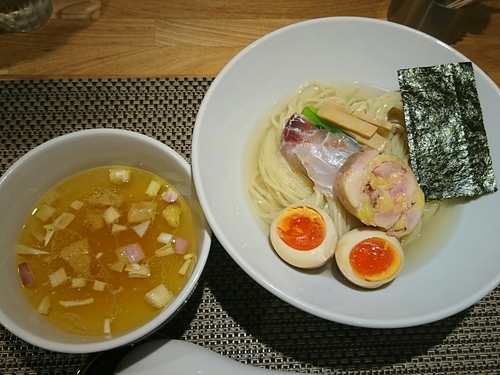 「【2周年記念メニュー】天然真鯛と地鶏の塩つけ麺 ￥1200」@生粋 花のれんの写真